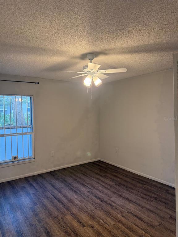 Building Photo - 3827 Bay Club Cir