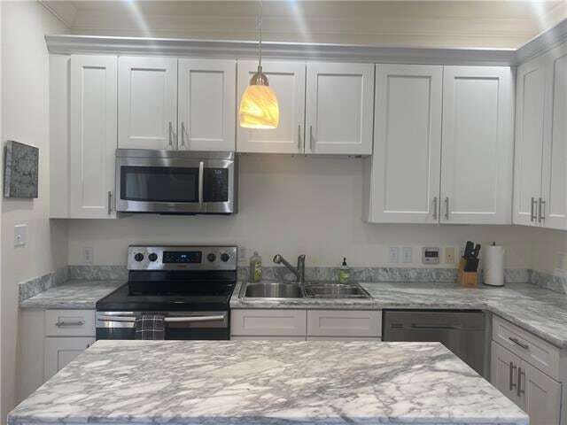 Building Photo - 3910 Canal St