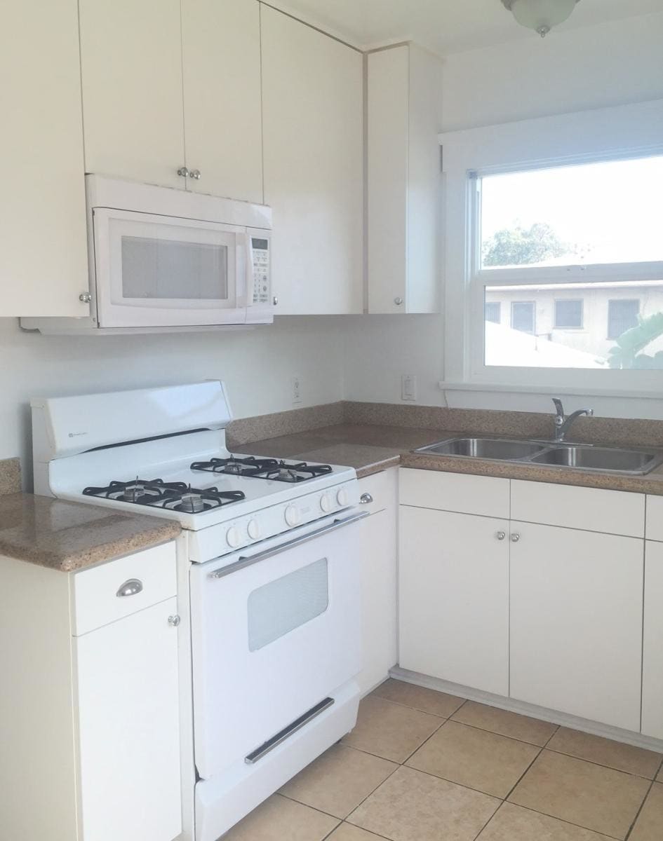 Building Photo - 3825 1/2 Sawtelle Blvd