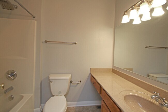 Building Photo - 155 Chelsea Cir