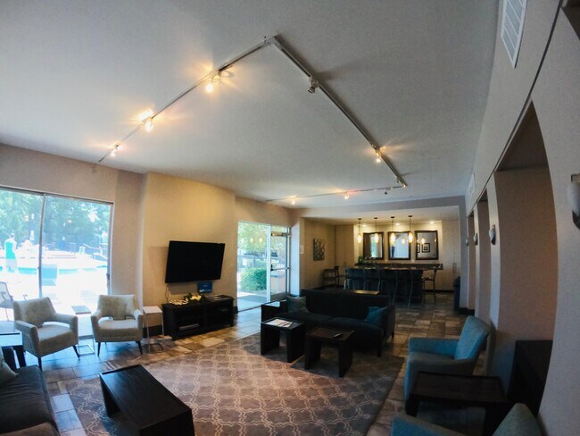 Building Photo - 1131 Stringers Ridge Rd