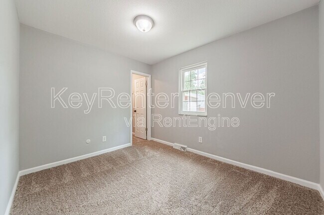 Building Photo - 10300 W 107th Ct