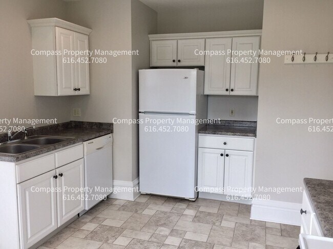 Building Photo - 543 Union Ave SE