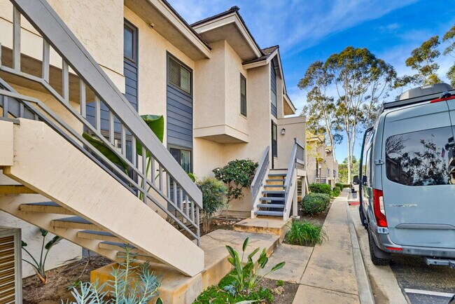 Building Photo - Welcome to this beautiful 1,042 sq. ft. condo offering modern comfort in a prime location!