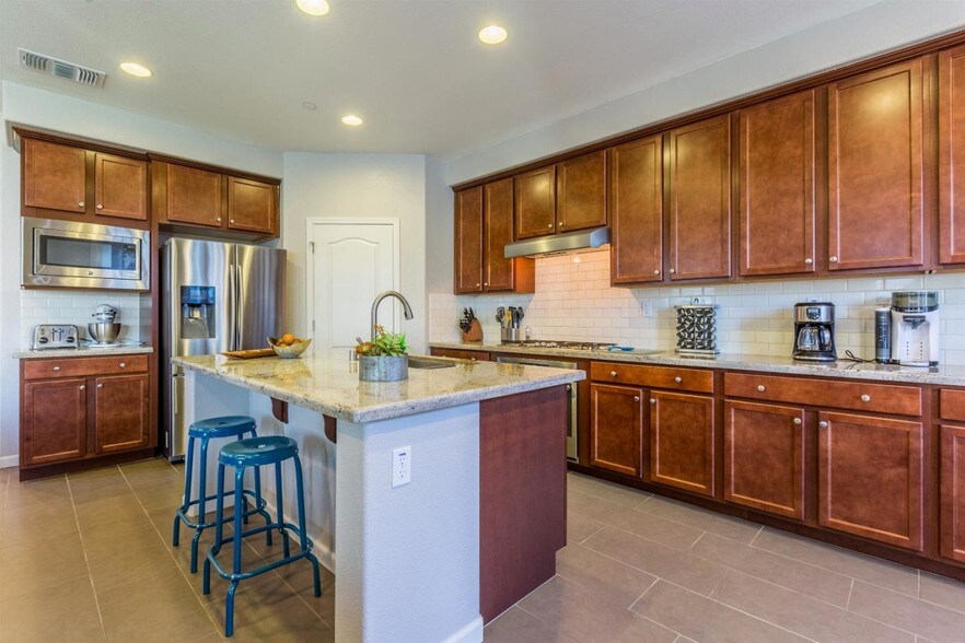 Kitchen - 16740 San Dimas Ln