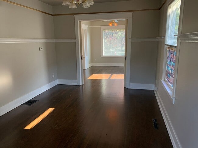 Building Photo - Classy Duplex in Desirable Tacoma area - Close to 6th ****COMING SOON***