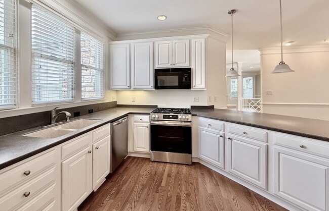 Building Photo - 402 Presque Isle Ln