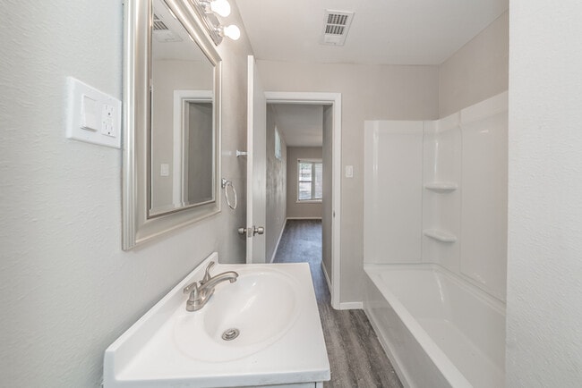 Building Photo - 2914 Scottsbluff Dr