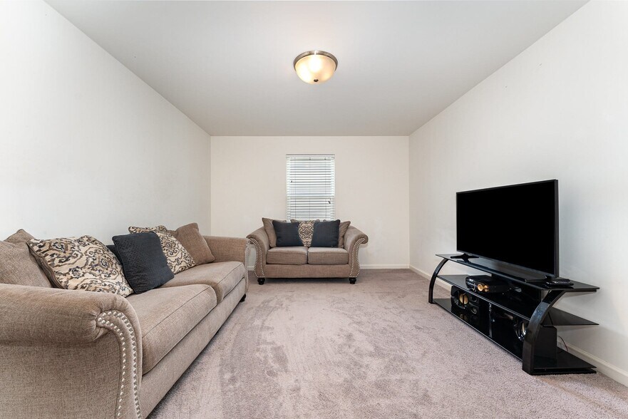 Building Photo - 5514 Hardie Farm Dr