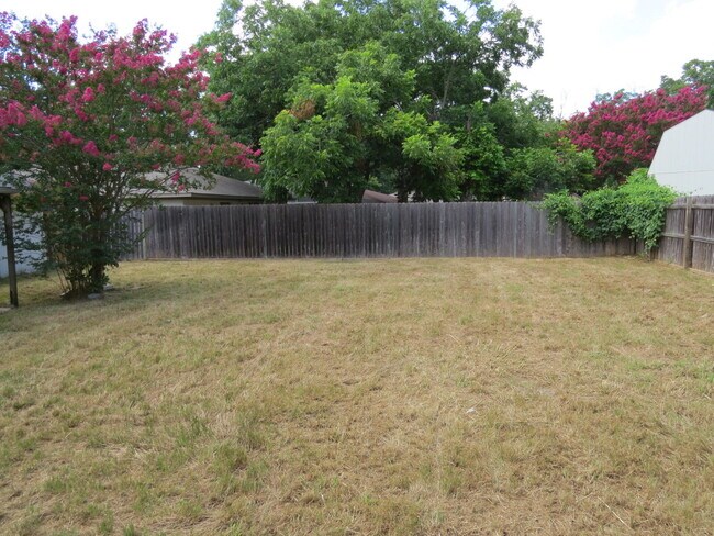 Building Photo - "Charming 3-Bed, 2-Bath Gem with 1,654 Sq Ft of Comfort in Temple, TX!"