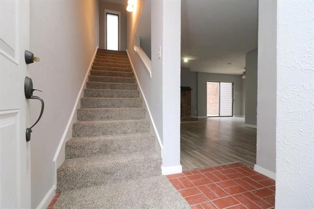 Building Photo - 806 Courtenay Pl