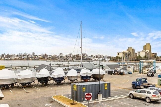 Building Photo - 10 Shipyard Dr