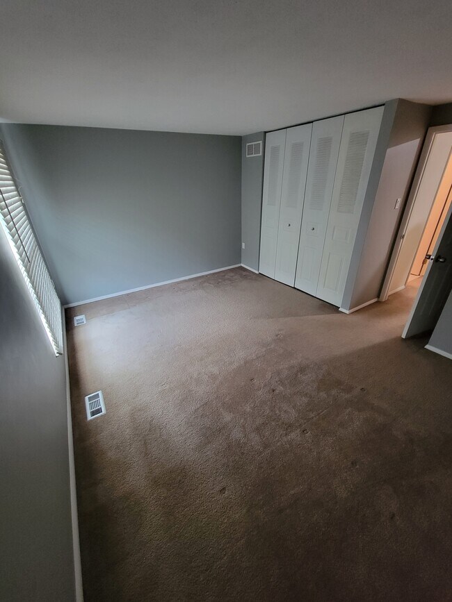 Building Photo - 175 Cranbrooke Dr