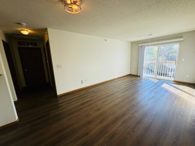 Building Photo - 245 Beaver Kreek Center