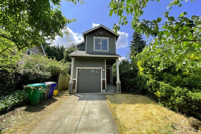 Building Photo - Lovely Concordia Home with Washer/Dryer, A...