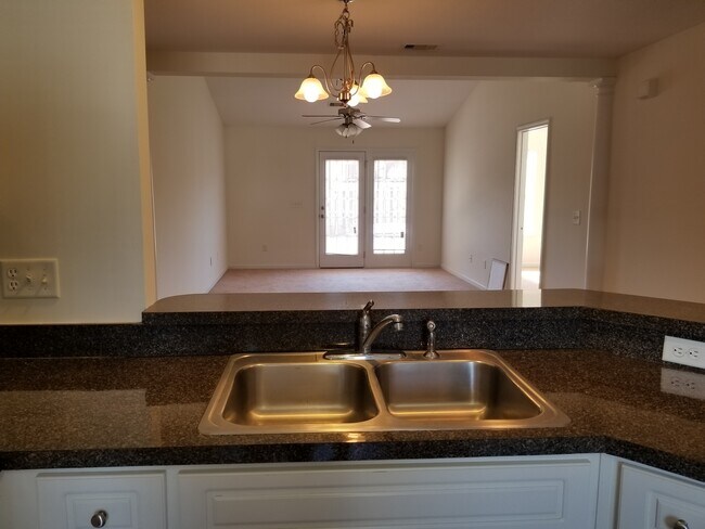 Building Photo - 211 Sunview Drive