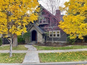 Building Photo - Northwest Crossing Gem! Bonus Office and F...