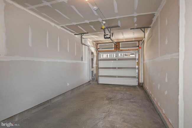 Building Photo - 15500 Smoke Box Way
