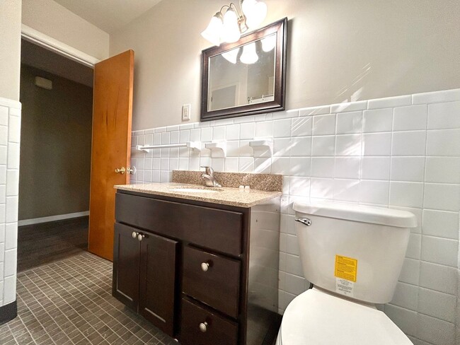 Building Photo - Three Bedroom Ranch in Northeast Grand Rapids