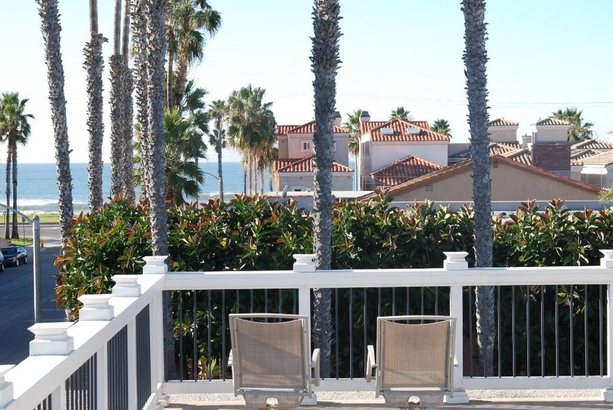 Primary Photo - The Walnut Avenue Apartments