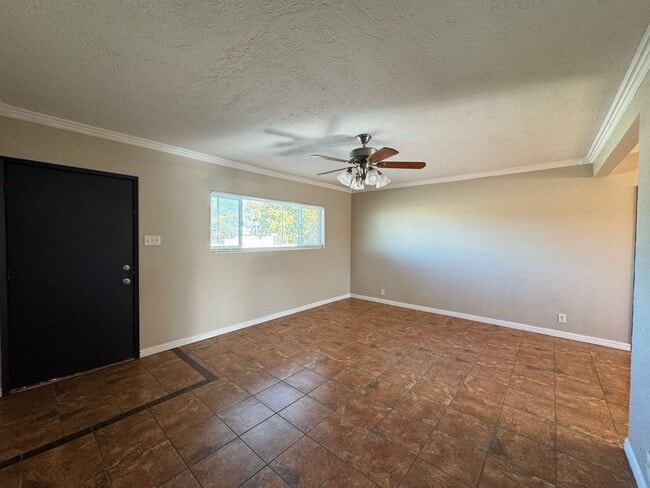 Building Photo - Spacious and Affordable Needles Ca home