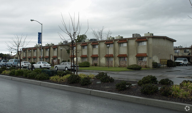 Building Photo - Sherwood Pointe Apartments