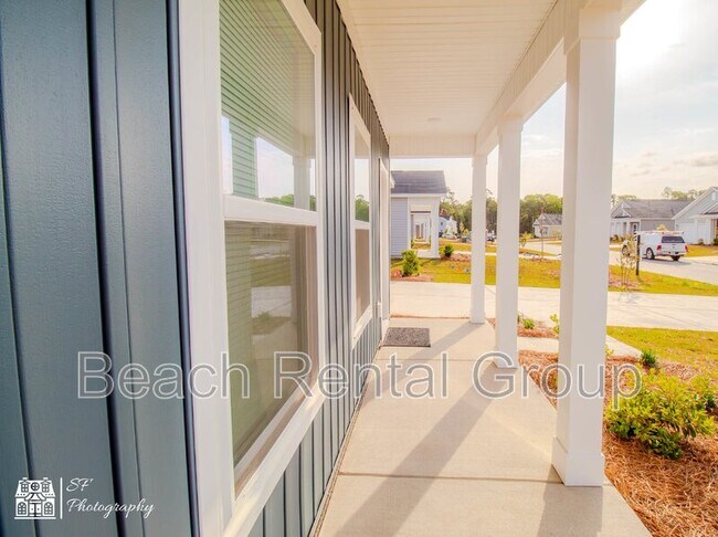 Building Photo - 1860 Villena Dr