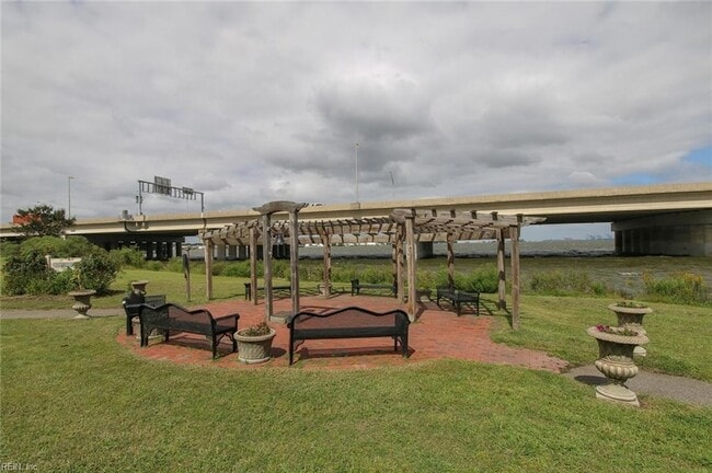 Building Photo - 146 Florida Ave