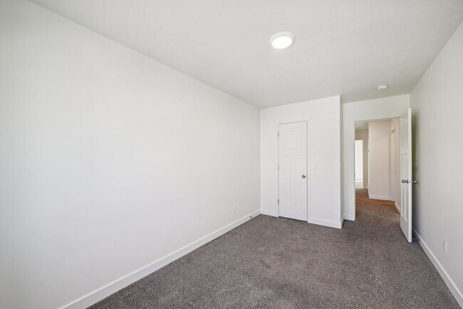 Building Photo - Dublin Farms Townhomes