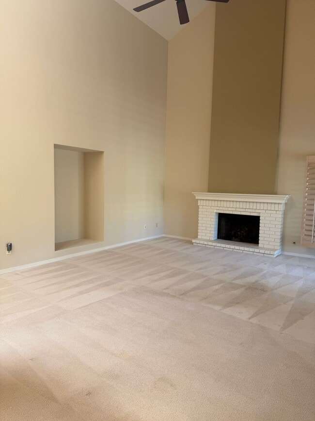 Building Photo - 742 Liquidamber Pl