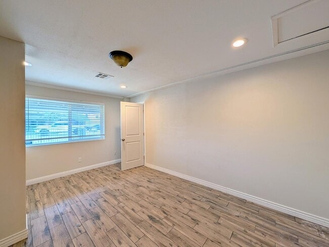 Building Photo - 13208 W Tuckey Ln