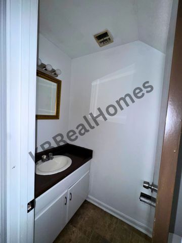 Building Photo - 1281 Royal Oaks Cove