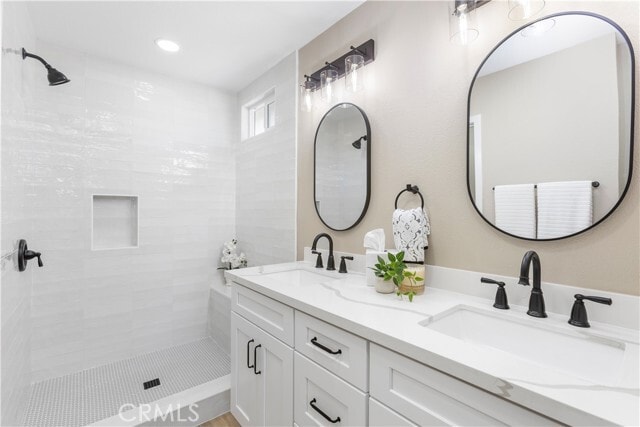 Building Photo - 755 S Brea Blvd