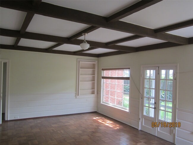 Building Photo - 5326 Mandell St