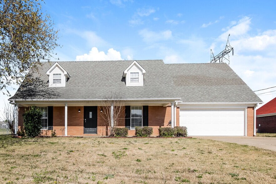 Primary Photo - 231 Woodshire Ln