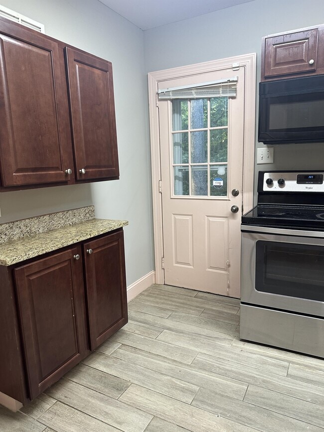 Building Photo - 1517 N Roxboro St