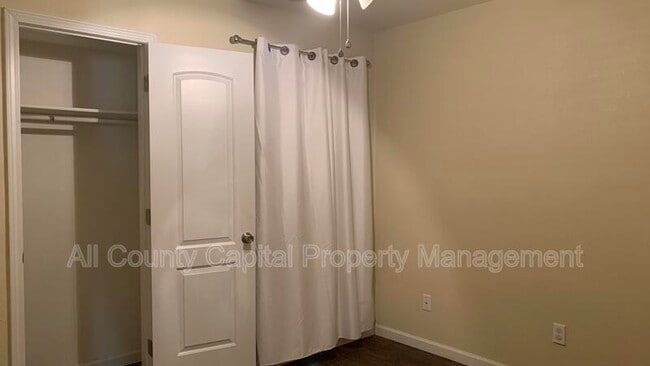 Building Photo - 1233 Conway Dr