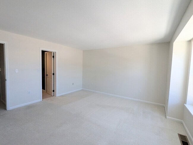 Building Photo - 107 Franklin St Ext