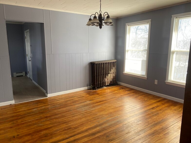 Living room - 28 Newbury St