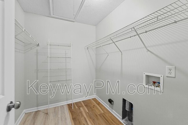 Building Photo - 59 Leigh Pl