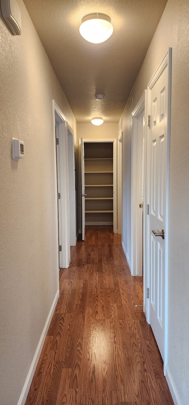 Building Photo - 1724 Hampton S