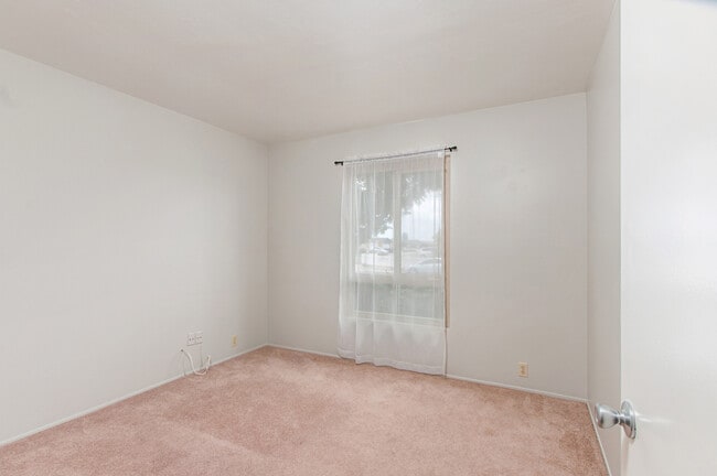 Building Photo - 3 Bedroom, 2 Bath 1374sf Detached condo in Mesa Village 92126.