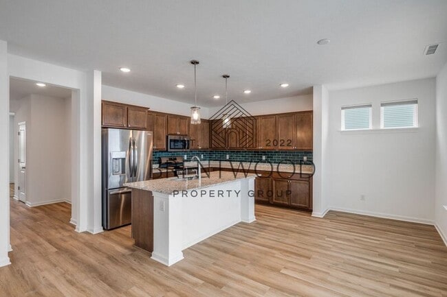 Building Photo - 7237 Gln Pk Wy