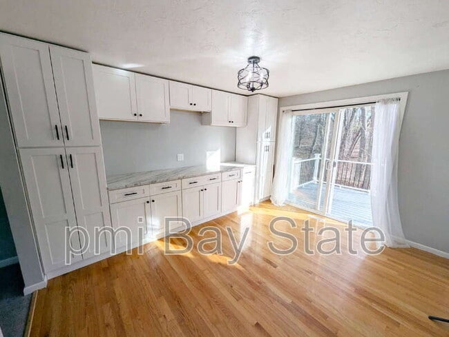 Building Photo - 103 Hayward St