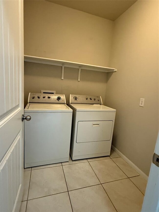 Building Photo - 6516 Ranchito Dr