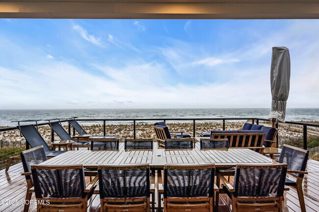 Building Photo - 3580 Ocean Terrace