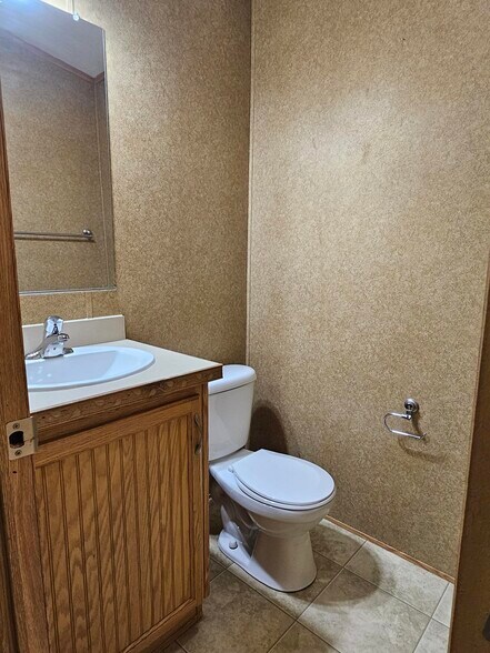 Building Photo - 230 Maverick Ln