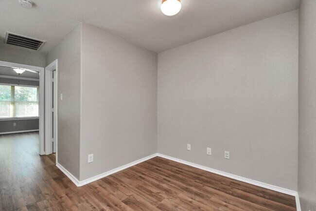 Building Photo - 6426 Haywards Crossing S Cir