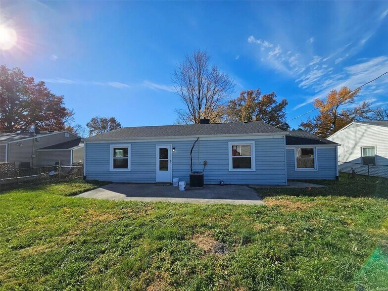 Building Photo - 28 Jamestown Dr