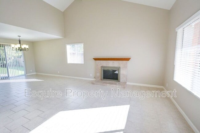 Building Photo - 1170 Novato Dr